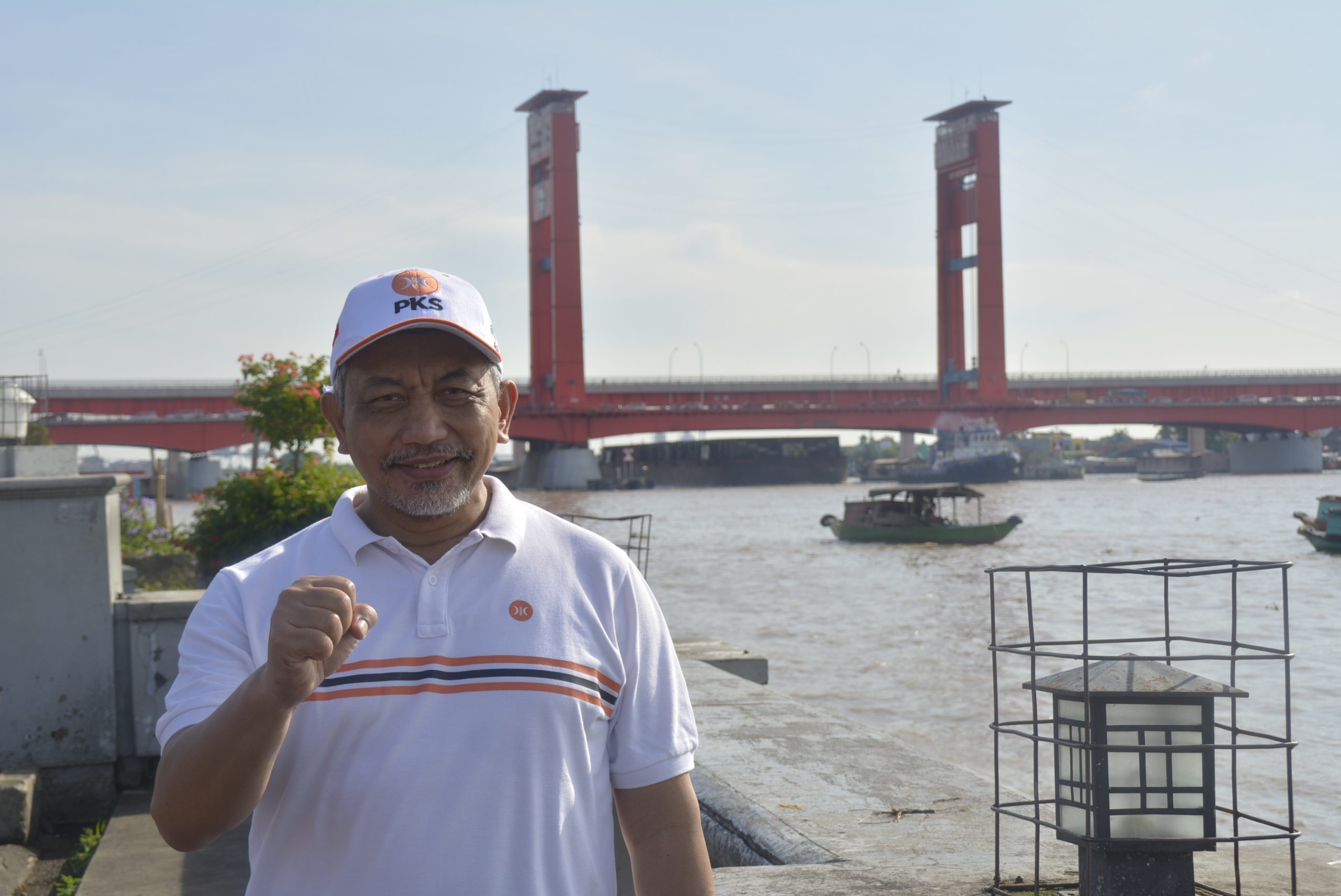 Presiden PKS Susuri Sungai Musi Salurkan Bantuan Sekolah di Perbatasan 1 DSC0298 scaled