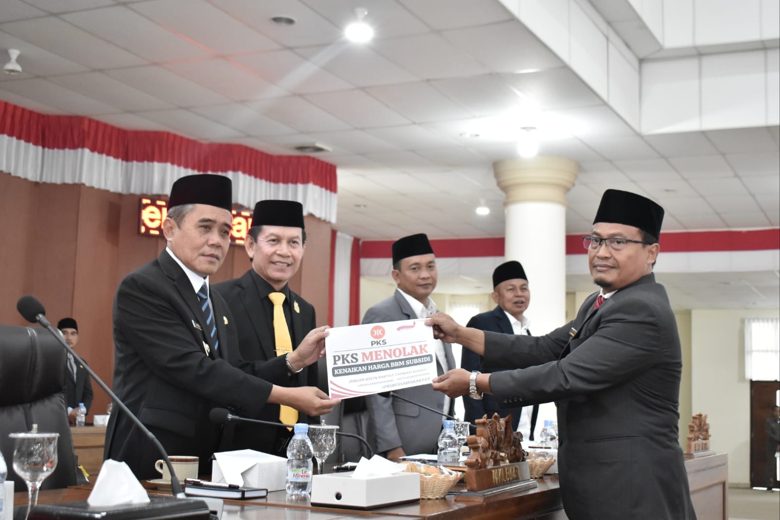 Husnul Anam Tolak Kenaikan Harga BBM di Rapat Paripurna DPRD Ogan Ilir 1 IMG 20220907 WA0022 1