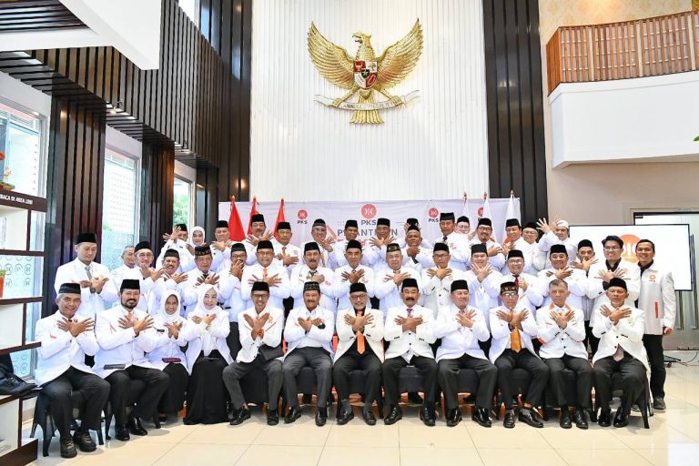 Lantik 45 Dewan Pakar, Presiden PKS: Menambah Kekuatan untuk Kemenangan di Pemilu 2024 IMG 20231017 WA0012 1 768x512