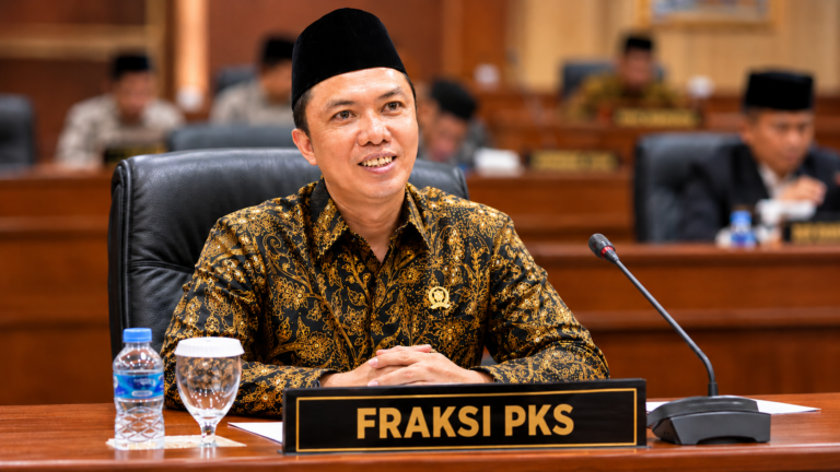 Kuyung Anwar Syadat Tegaskan PKS Bersama Rakyat Kawal Nasib Ribuan PPPK Sumsel, Simak Kabar Baiknya ChatGPT Image 25 Agu 2026 11.44.55 768x432