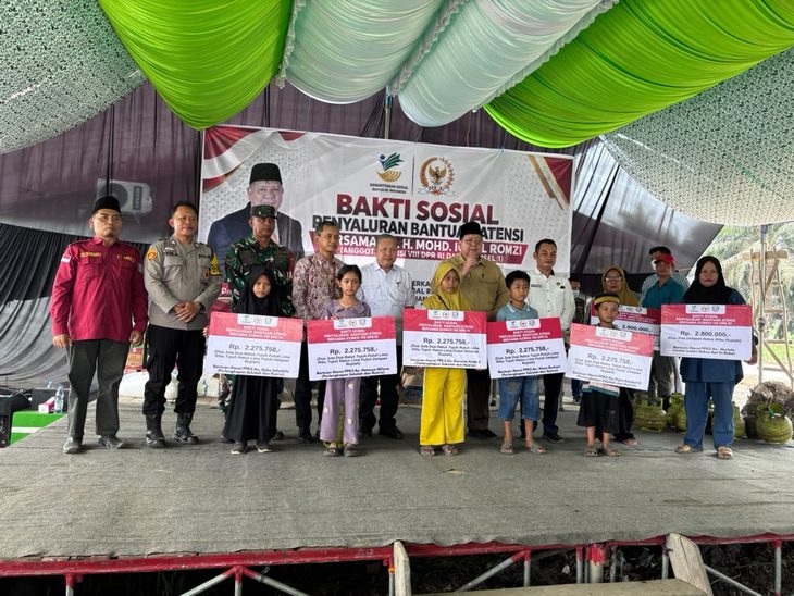 Iqbal Romzi Kawal Bantuan Sosial Kemensos, Perjuangkan Kesejahteraan dan Kemandirian Ekonomi Masyarakat Sumsel whatsapp image 2026 10 14 at 13.09.37 (1)